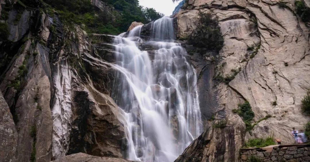 经开区:文旅惠民好年味 鱼跃龙腾乐游园
